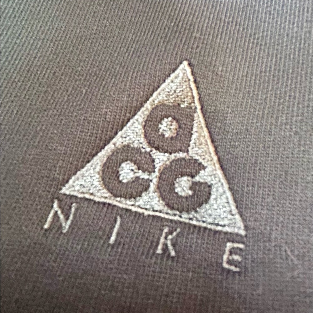 Nike ACG Hooded Black Sweatshirt Mens (XS) - Picture 3 of 6